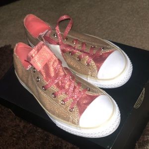 Converse size 6